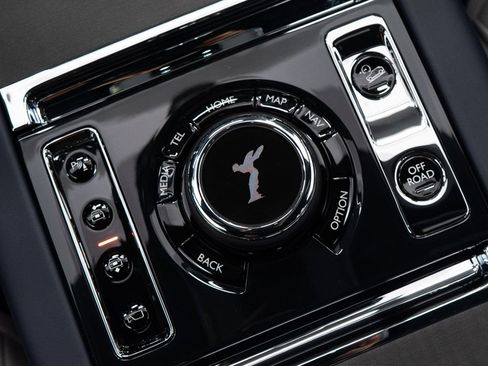 Used 2026 Rolls-Royce Cullinan AWD/4WD image 42