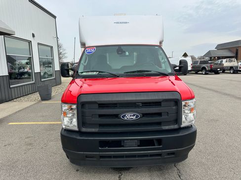 Used 2026 Ford E-350 and Econoline 350 Super Duty w/ Interior Upgrade Package RWD image 18