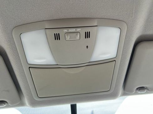 Used 2012 Nissan Rogue SV FWD image 35