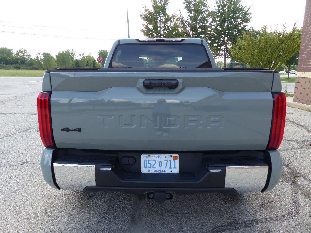 Used 2022 Toyota Tundra SR5 AWD/4WD image 8