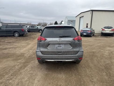 Used 2019 Nissan Rogue SV w/ Sun & Sound Touring Package image 6