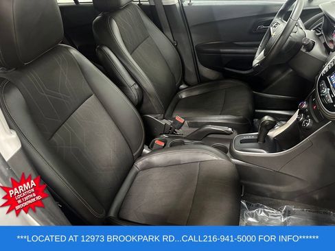 Certified 2022 Chevrolet Trax LT w/ LT Convenience Package AWD/4WD image 22