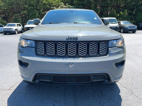 Used 2019 Jeep Grand Cherokee Altitude RWD image 2
