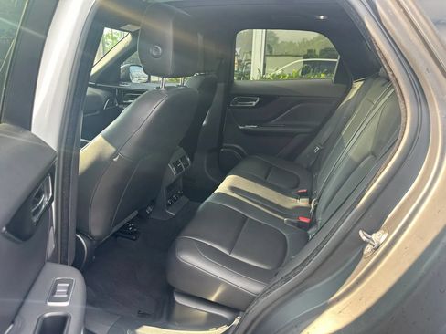 Used 2019 Jaguar F-PACE Premium AWD/4WD image 10