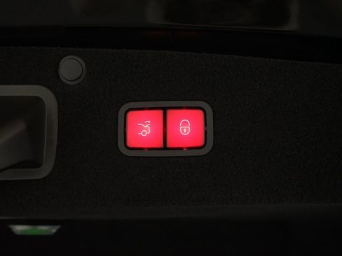 Used 2018 Mercedes-Benz Maybach S 560 4MATIC image 28