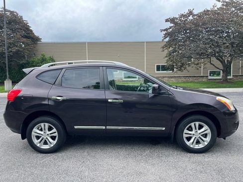 Used 2013 Nissan Rogue SV w/ Premium Pkg FWD image 2
