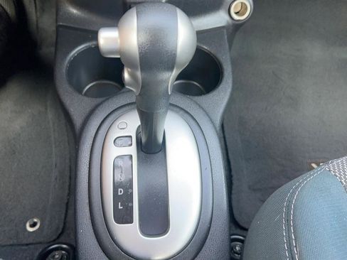 Used 2019 Nissan Versa SV FWD image 38