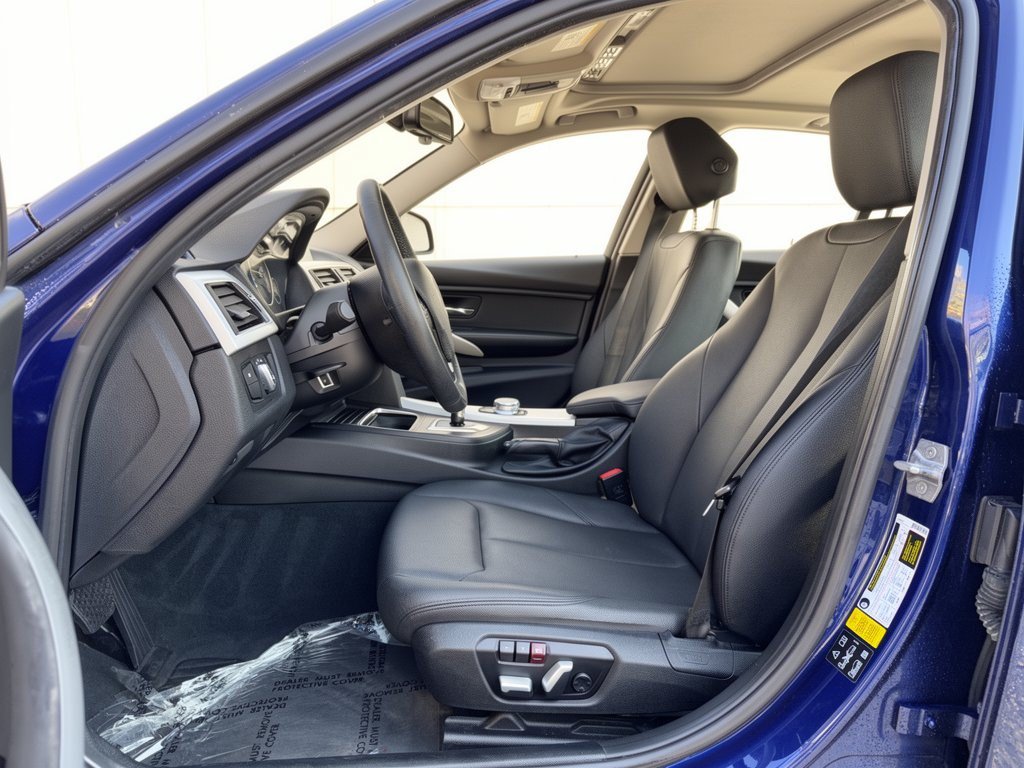Used 2018 BMW 320i xDrive Sedan w/ Premium Package AWD/4WD image 5