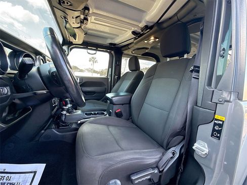 Used 2022 Jeep Wrangler Willys image 23