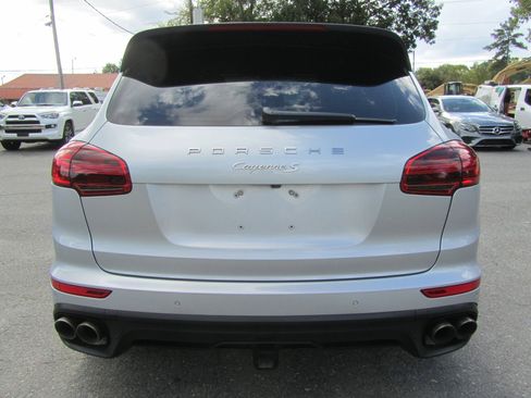 Used 2016 Porsche Cayenne S w/ Premium Plus Package image 9