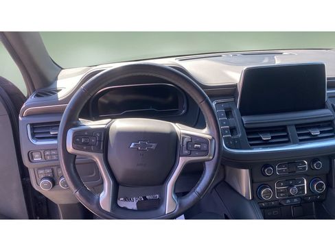 Used 2022 Chevrolet Suburban Z71 w/ Luxury Package AWD/4WD image 15