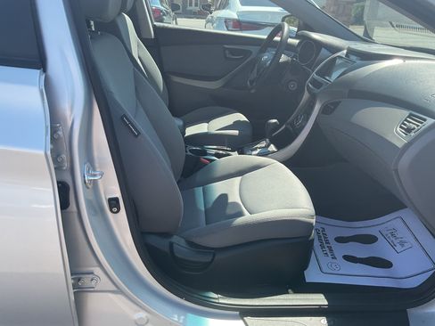Used 2013 Hyundai Elantra GLS w/ Preferred Pkg FWD image 12