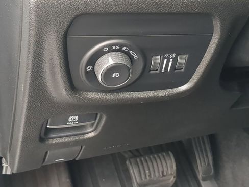 Used 2021 Jeep Grand Cherokee L Limited image 19