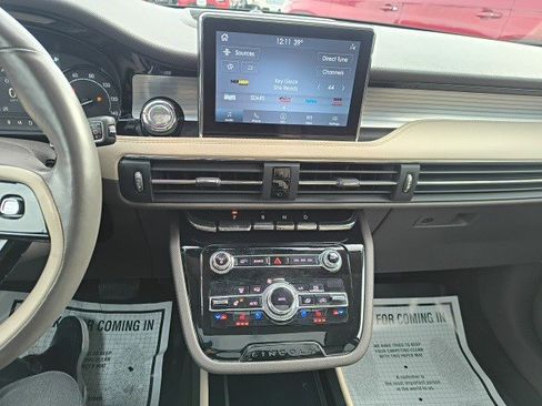 Used 2020 Lincoln Corsair AWD w/ Premium Package image 22