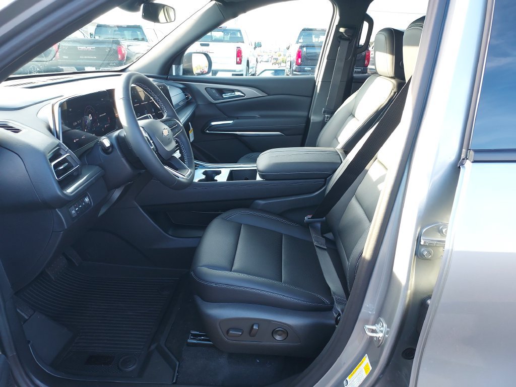 New 2027 Chevrolet Traverse LT w/ LPO, Floor Liner Package AWD/4WD image 13