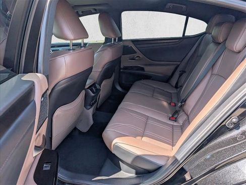 Used 2025 Lexus ES 300h w/ Accessory Package (Z1) FWD image 17