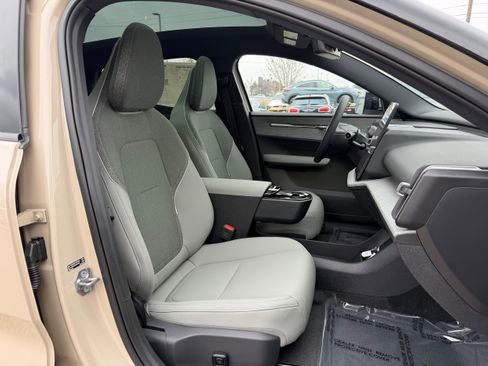 New 2026 Volvo EX30 Cross Country Ultra image 8