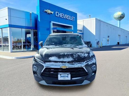 Used 2025 Chevrolet Blazer LT image 9