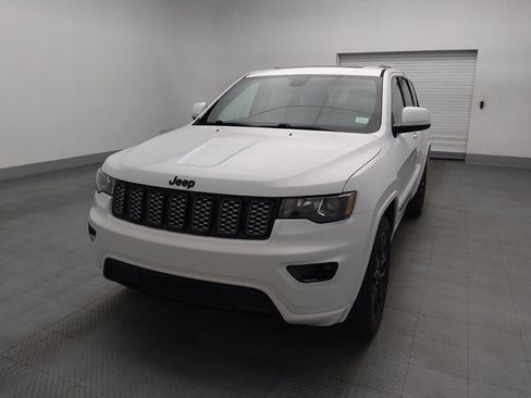 Used 2019 Jeep Grand Cherokee Altitude RWD image 15