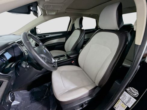 Used 2019 Ford Fusion SE w/ Equipment Group 151A image 22