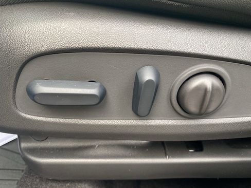 Used 2023 Buick Encore GX Preferred w/ Cold Weather Comfort Package image 18