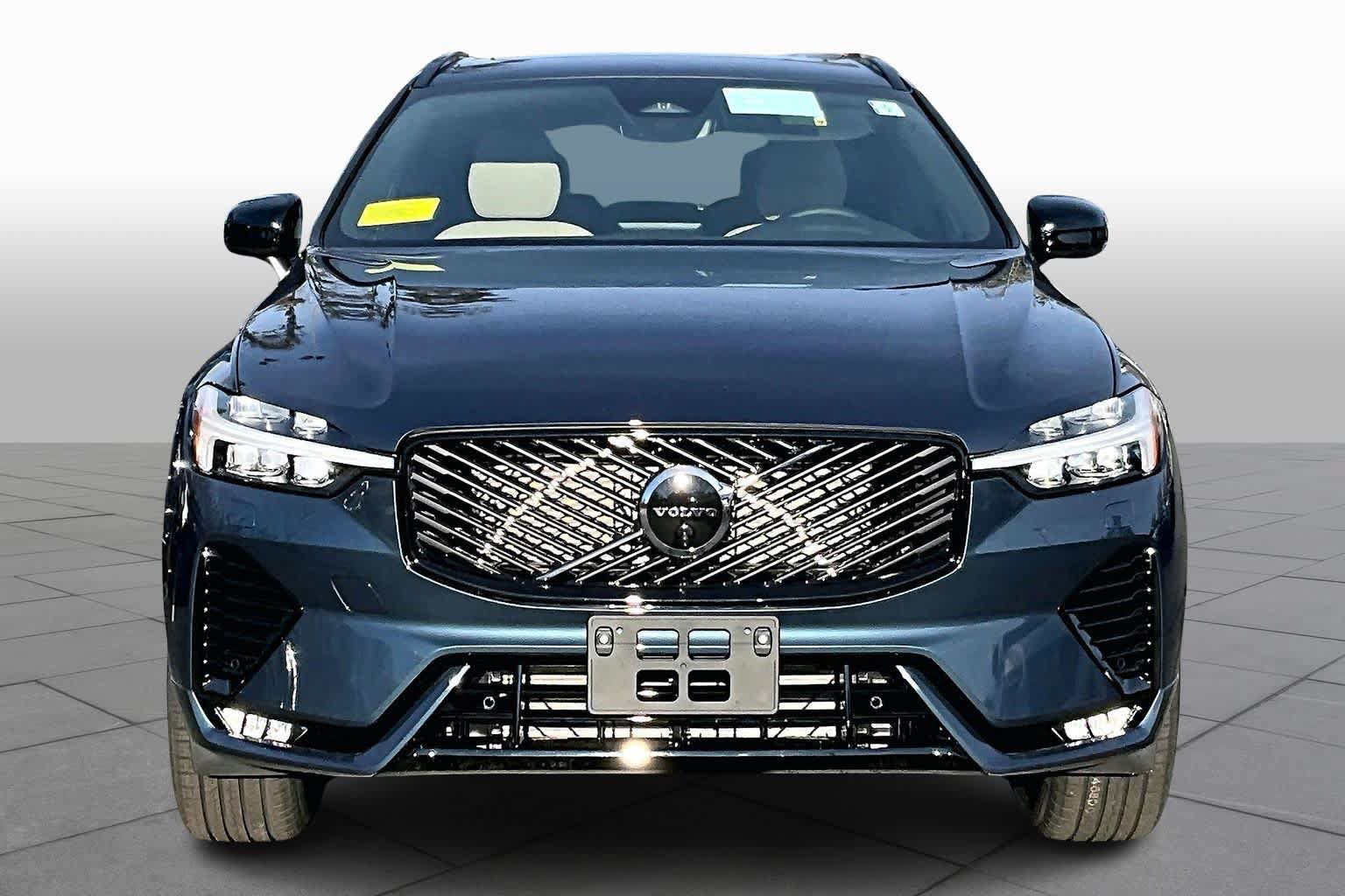 New 2026 Volvo XC60 B5 Plus w/ Protection Package Premier AWD/4WD image 2