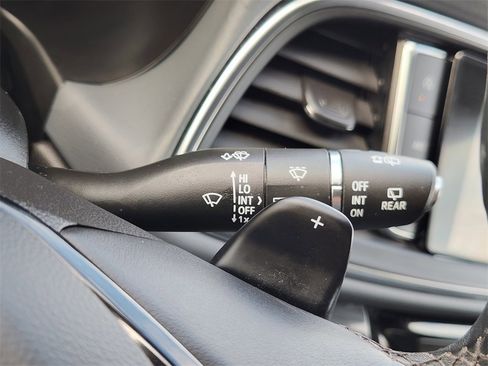 Used 2024 Buick Enclave Premium image 27