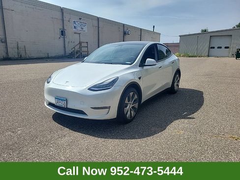 Used 2022 Tesla Model Y Long Range AWD/4WD image 1