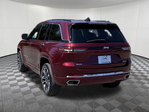 Used 2023 Jeep Grand Cherokee Overland AWD/4WD image 4