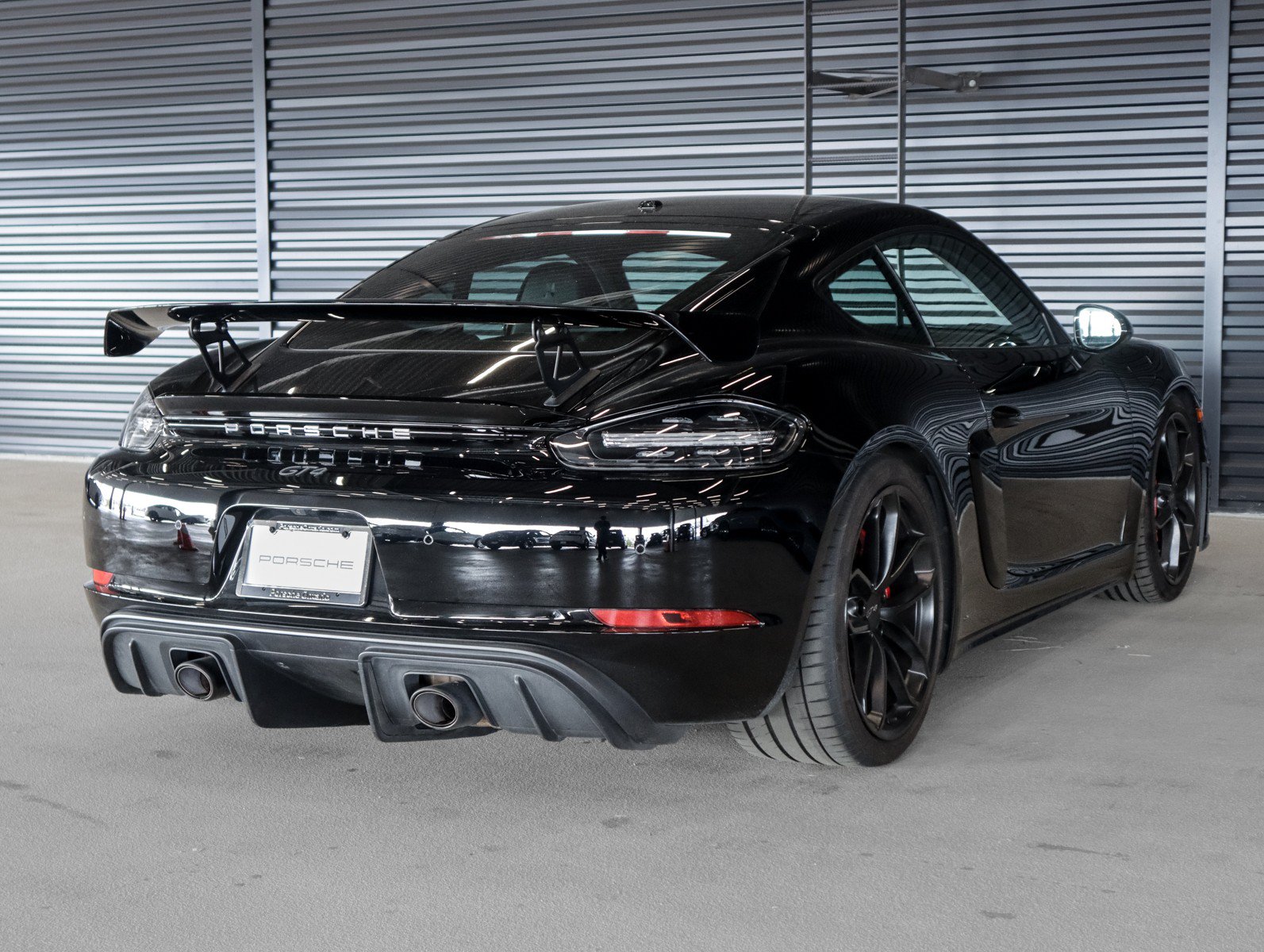 Used 2021 Porsche 718 Cayman GT4 RWD image 9