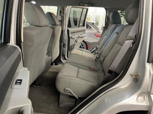 Used 2006 Jeep Commander 4WD image 18