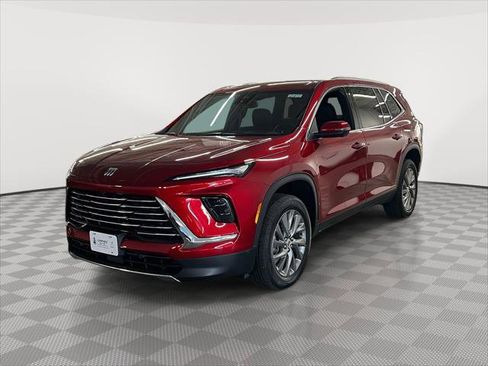 Used 2025 Buick Enclave Preferred w/ Power Package image 3