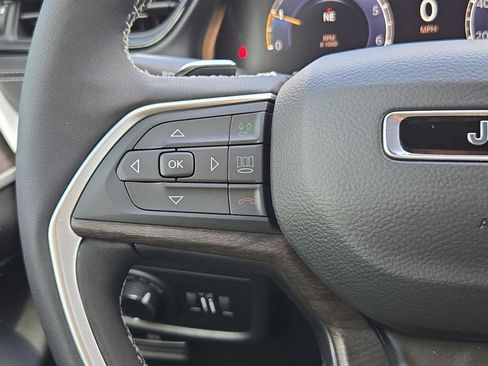New 2026 Jeep Grand Cherokee Altitude AWD/4WD image 22