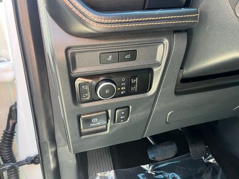 Used 2023 Ford Expedition Platinum AWD/4WD image 41