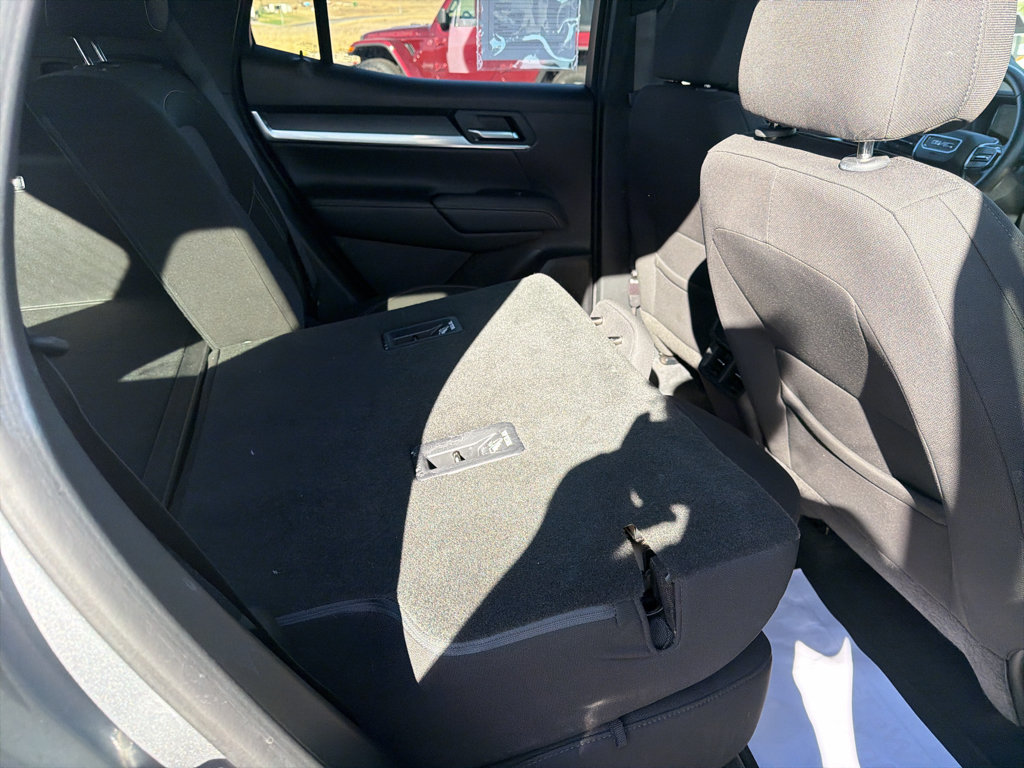 Used 2025 GMC Terrain Elevation AWD/4WD image 16