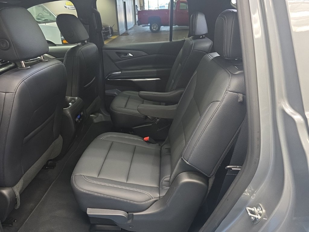 Certified 2026 Chevrolet Traverse LT FWD image 14