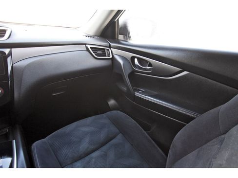 Used 2016 Nissan Rogue S image 13