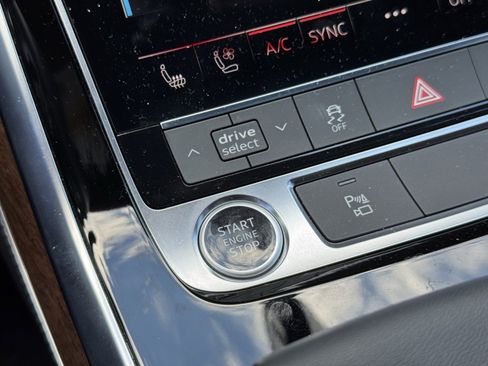 Used 2025 Audi Q8 Premium Plus image 31