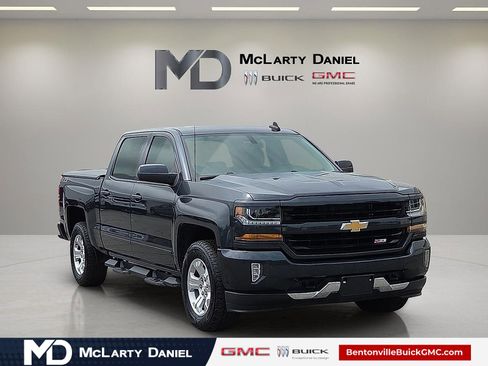 Used 2018 Chevrolet Silverado 1500 LT w/ Texas Edition AWD/4WD image 1