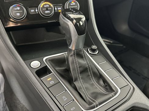 Used 2024 Volkswagen Jetta SE w/ Panoramic Sunroof Package image 20