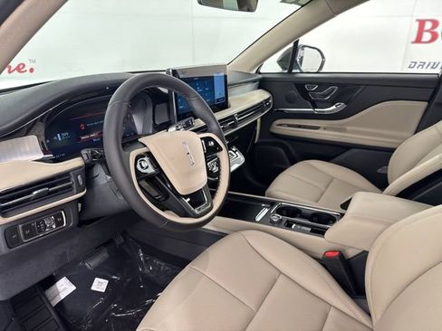 New 2026 Lincoln Corsair Premiere image 14