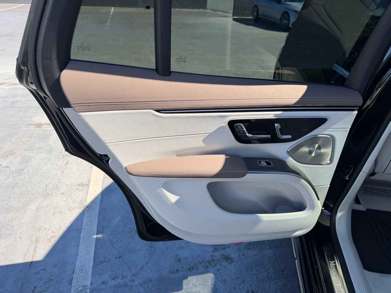 Used 2023 Mercedes-Benz EQS 580 4MATIC SUV image 15