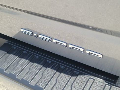 Used 2023 GMC Sierra 1500 Denali AWD/4WD image 5