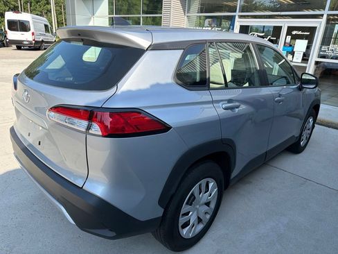 Used 2024 Toyota Corolla Cross L FWD image 2