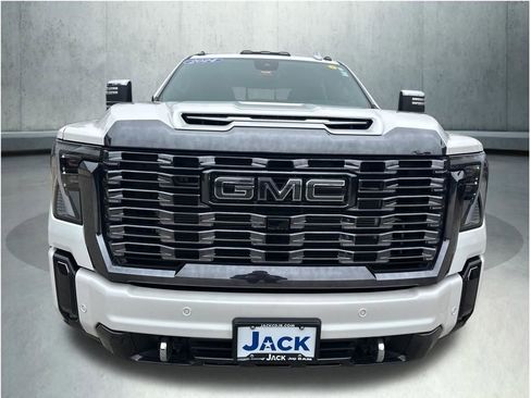 Used 2024 GMC Sierra 2500 Denali Ultimate image 11