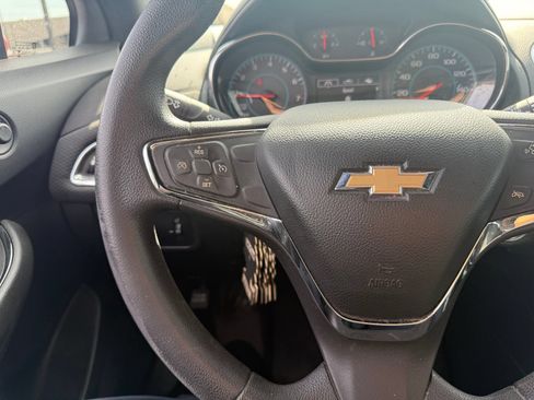 Used 2017 Chevrolet Cruze LT w/ Convenience Package FWD image 19