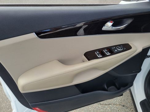 Used 2019 Kia Sorento EX w/ EX Premium Package image 9