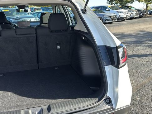 Certified 2025 Honda HR-V LX image 33