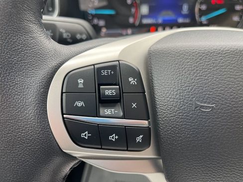 Used 2024 Ford Explorer Limited w/ Limited Technology Package image 17