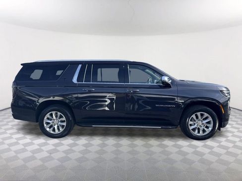 Used 2025 Chevrolet Suburban Premier RWD image 4